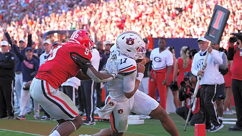 Trio of turnovers haunts No. 1 Georgia in upset loss vs. Auburn