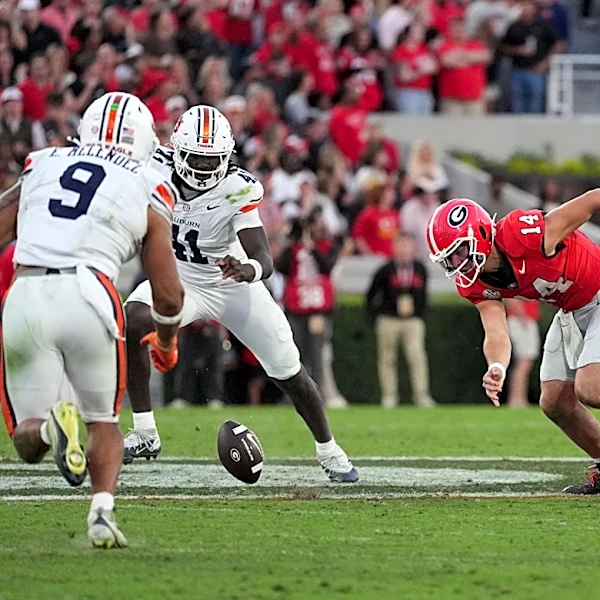 Georgia football rises in AP Poll rankings during bye week