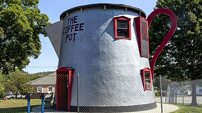 12 Offbeat American Roadside Attractions So Weird, You Have to Stop