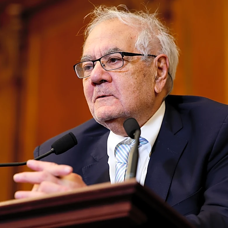 Barney Frank, key lawmaker during 2008 housing crisis, dies at 86