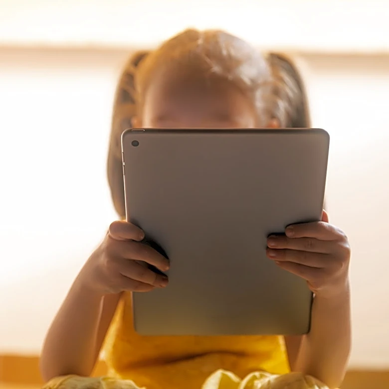 New surgeon general advisory suggests screentime limits for kids