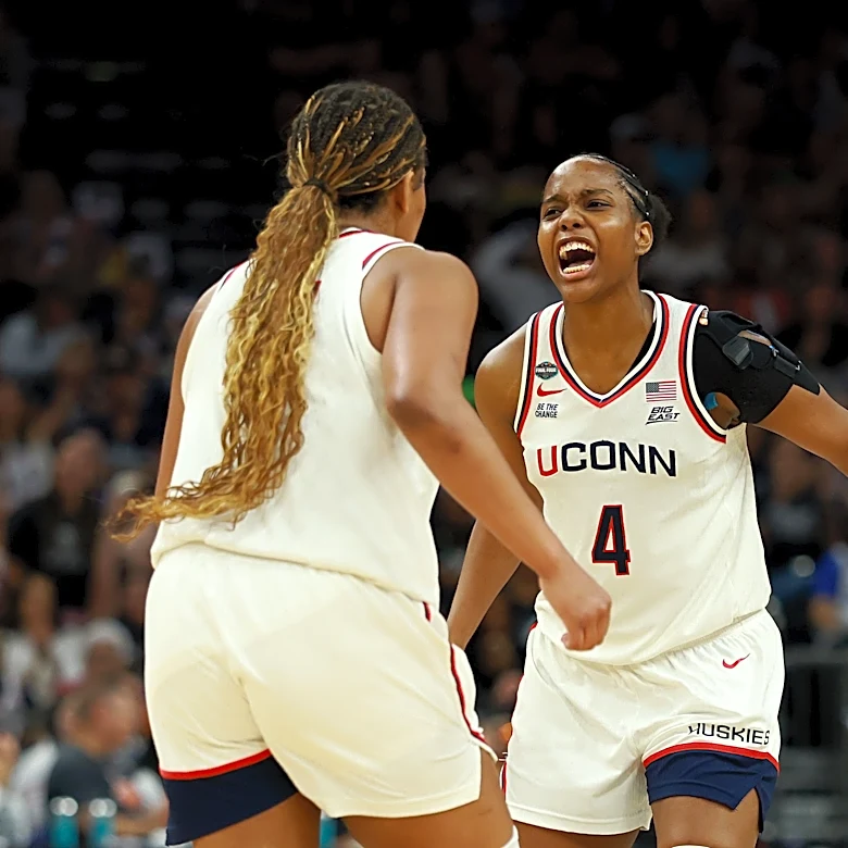 UConn women's basketball star undergoes shoulder surgery