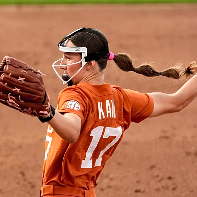 NCAA softball scores today: Friday's super regional bracket, schedule updates