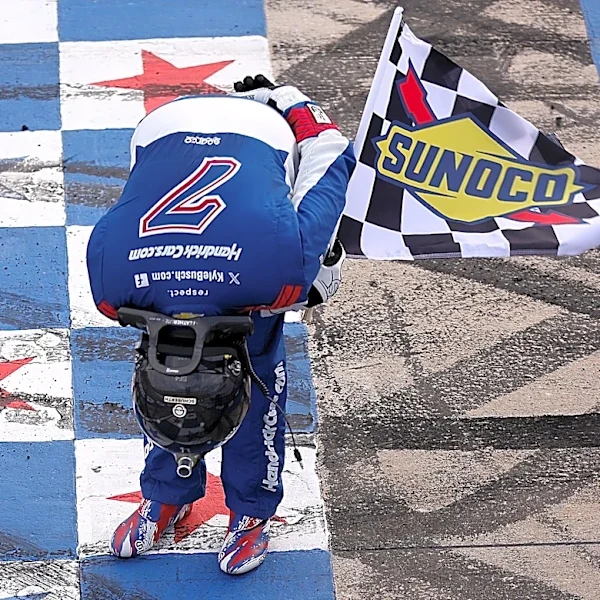 Track holds moment of silence for Kyle Busch ahead of NASCAR Trucks race