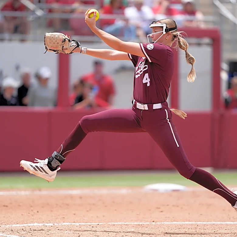 NCAA softball scores today: Saturday's super regional bracket, schedule updates