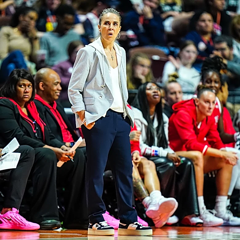 Why can't Aces coach Becky Hammon stop wearing a blazer and hoodie?