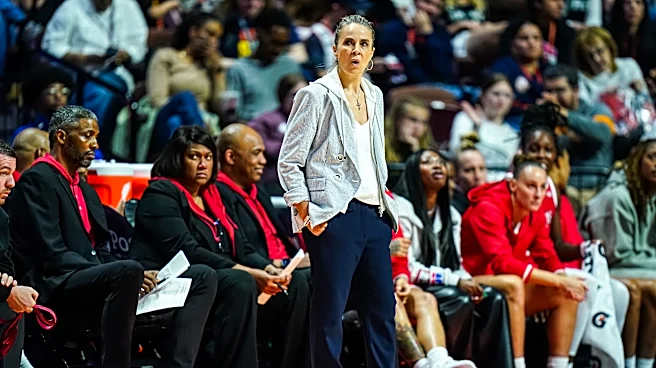 Why can't Aces coach Becky Hammon stop wearing a blazer and hoodie?