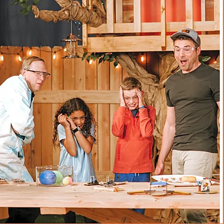 Keep your kid entertained with this YouTuber's CrunchLabs STEM box
