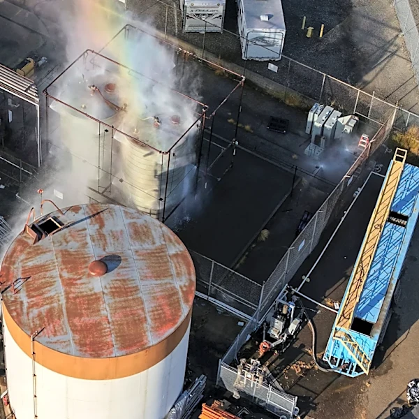 Evacuation orders remain after chemical tank cracks in California