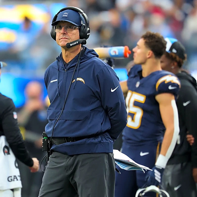 The Chargers schedule is here. Way-too-early record prediction, picks