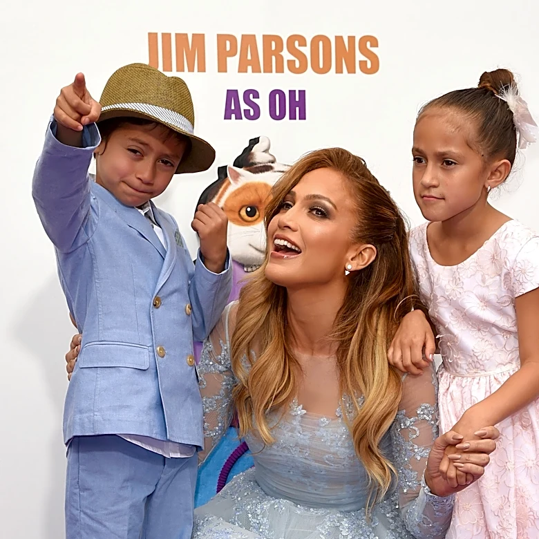 Jennifer Lopez shares rare look at kids in Memorial Day post