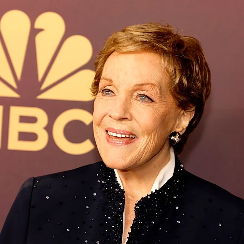 Julie Andrews makes rare appearance at Parkinson's disease fundraiser