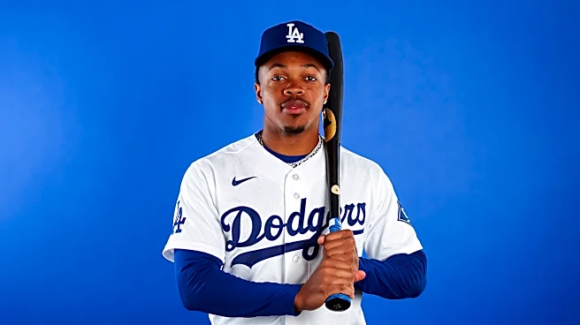 Dodgers prospect suffers freak knee injury while dodging team's bat dog