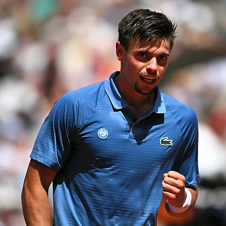 French Open umpire reluctantly grants emergency bathroom break request