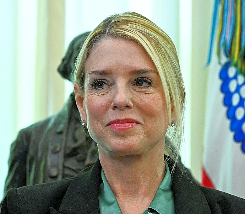 Former Attorney General Pam Bondi diagnosed with thyroid cancer