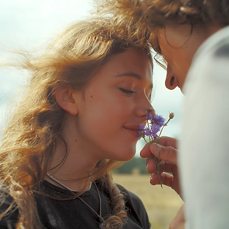 'Wildflowering' is a new dating term that sounds sweet. Don't be fooled