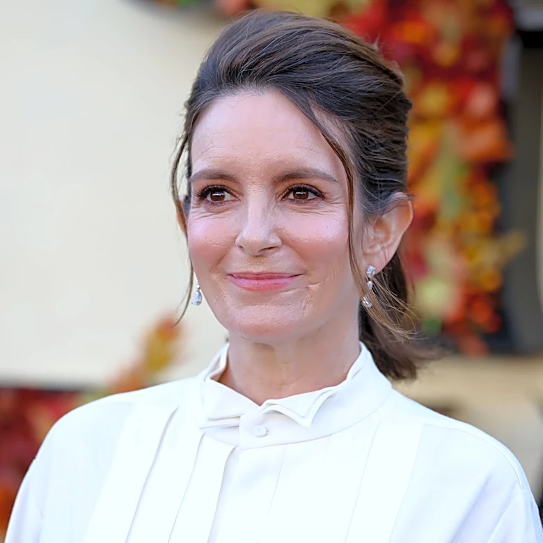 Tina Fey says her 'SNL' 'lady friends' inspired this 'Four Seasons' scene
