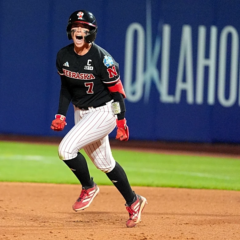 Ava Kuszak walk-off home run lifts Nebraska past Arkansas in WCWS game
