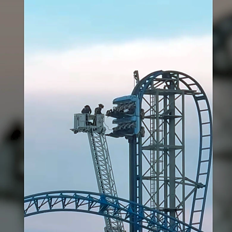 Video shows terrifying moment riders got stuck on Texas roller coaster