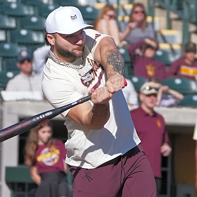 Giants RB Cam Skattebo hits home run, backflips at celeb softball game