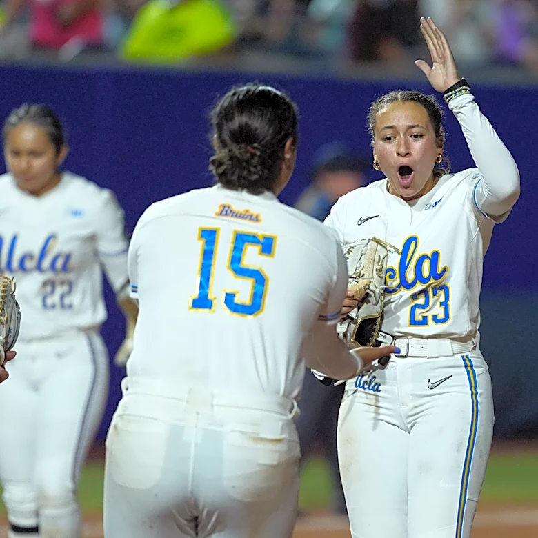 WCWS scores today: Sunday's college softball schedule, bracket updates