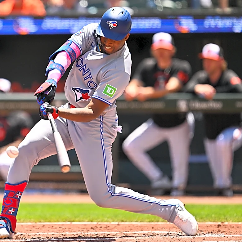 Blue Jays OF exits early after being hit by ball thrown from crowd