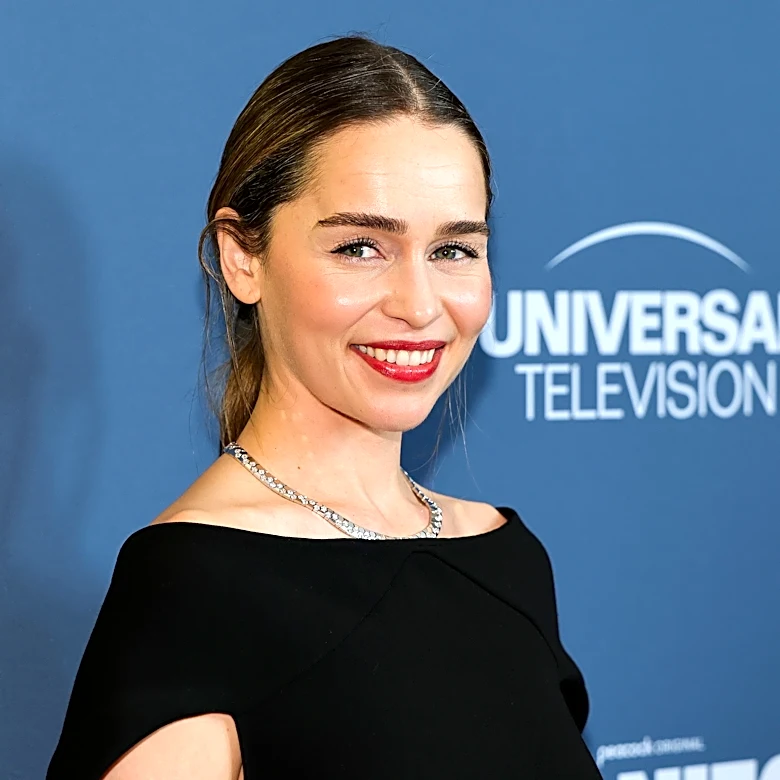 Emilia Clarke sets record straight on 'Game of Thrones' salary rumors