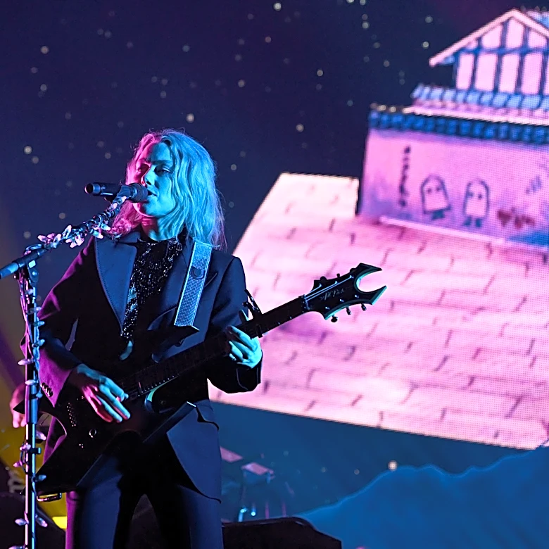 Want to see Phoebe Bridgers for $1? Here's how