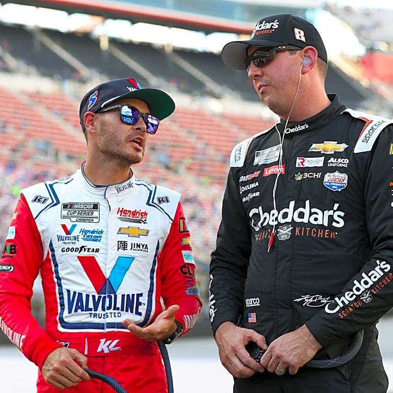 Kyle Larson to donate winnings from dirt race to Kyle Busch's charity