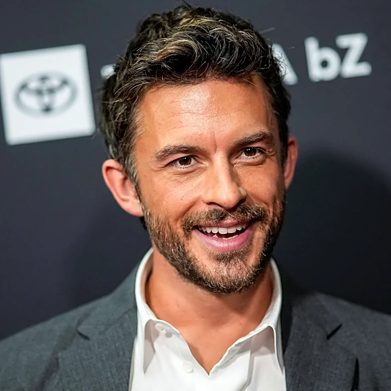 Why Jonathan Bailey felt 'so strongly' about coming out as gay