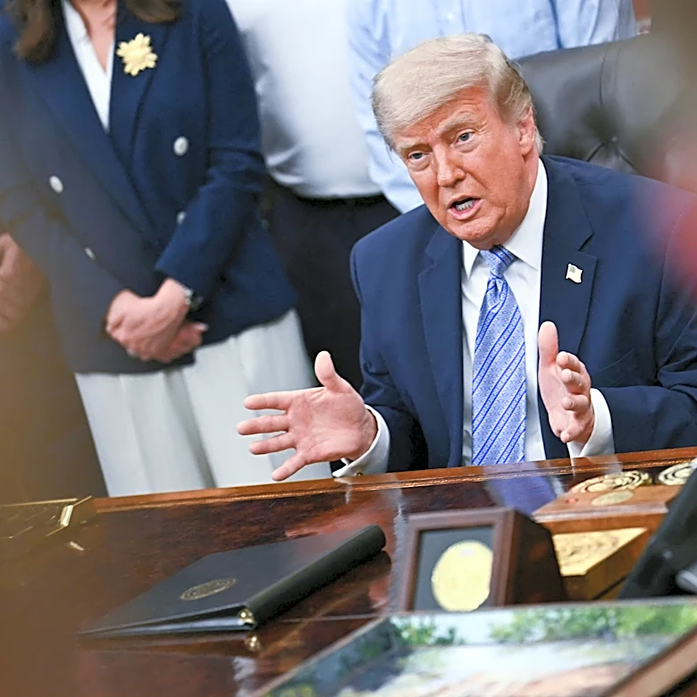 Trump signs AI order that asks companies to give government early access