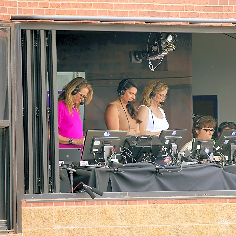 ESPN softball announcers: Who is calling Texas-Texas Tech in WCWS championship?