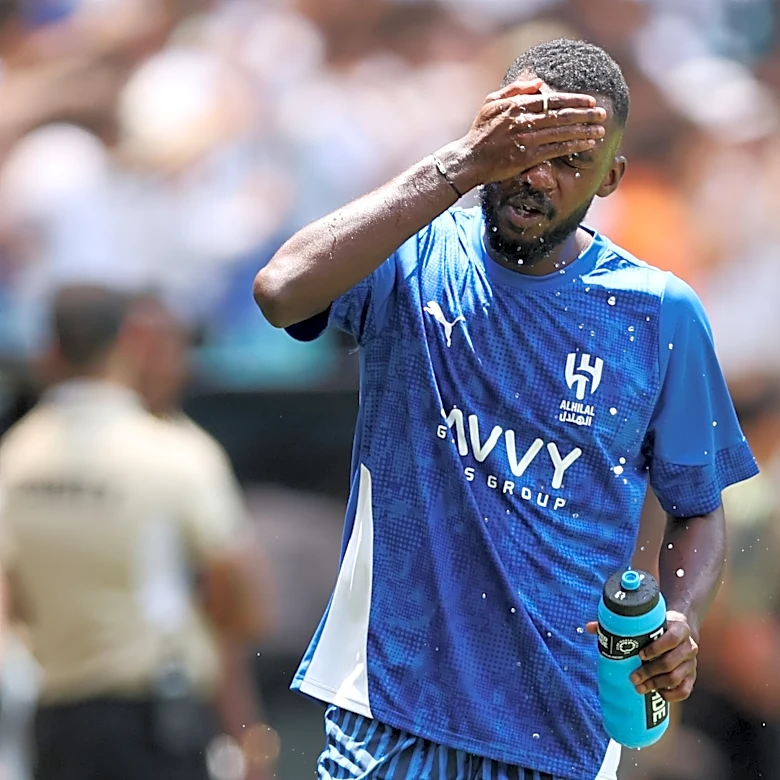 Fans slam FIFA over last-minute World Cup water bottle ban