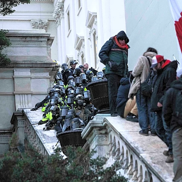 Pentagon hires Jan. 6 rioter for sensitive special operations role