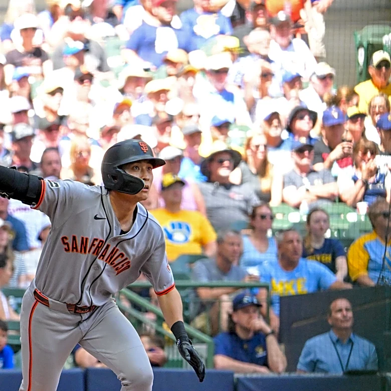 San Francisco Giants' Jung Hoo Lee on fire, longest hit streak in MLB