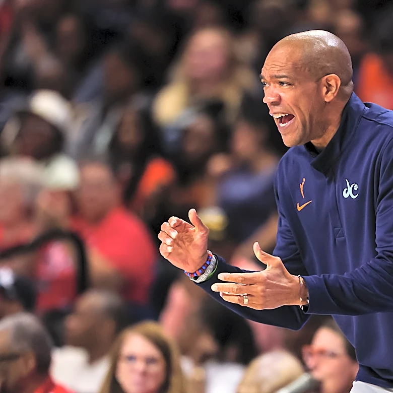 Mystics coach Sydney Johnson held back, ejected after exchange with WNBA refs