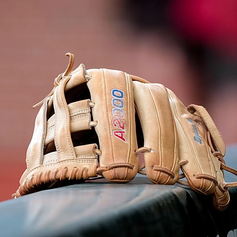 St. John's vs Alabama baseball weather update: Lightning delays super regional