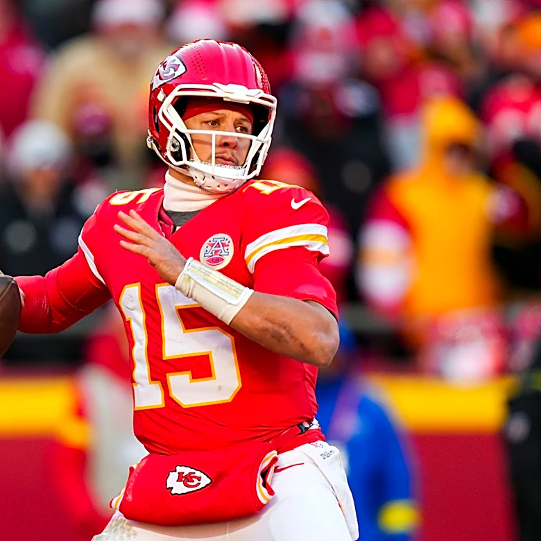 Chiefs QB Patrick Mahomes agrees to historic $500 million reworked contract
