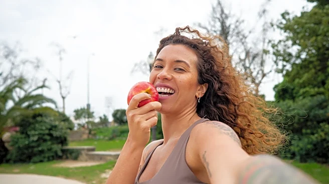 Eating an apple offers this much fiber