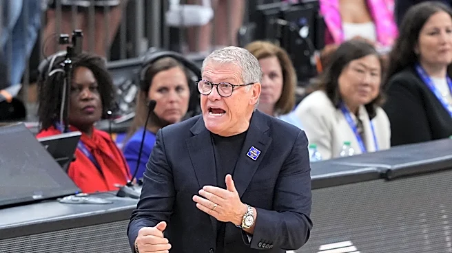 Geno Auriemma, Robin Roberts to call WNBA game in celebration of 30th anniversary