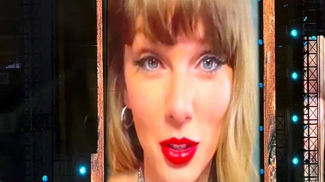 Crowd boos Taylor Swift's message at Alan Jackson's final show in Nashville