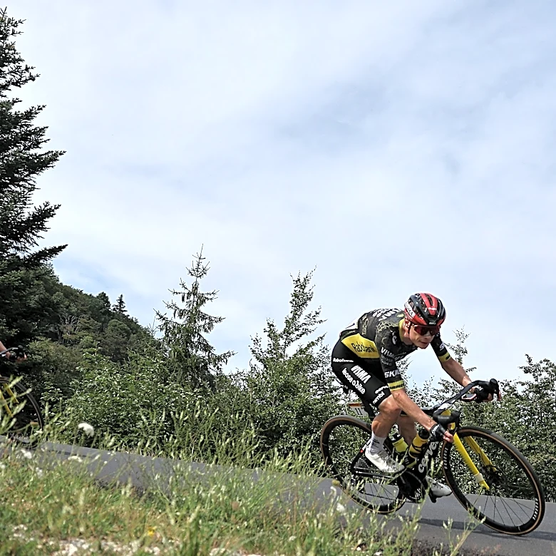 Jonas Vingegaard crashes in Stage 15, out for Tour de France