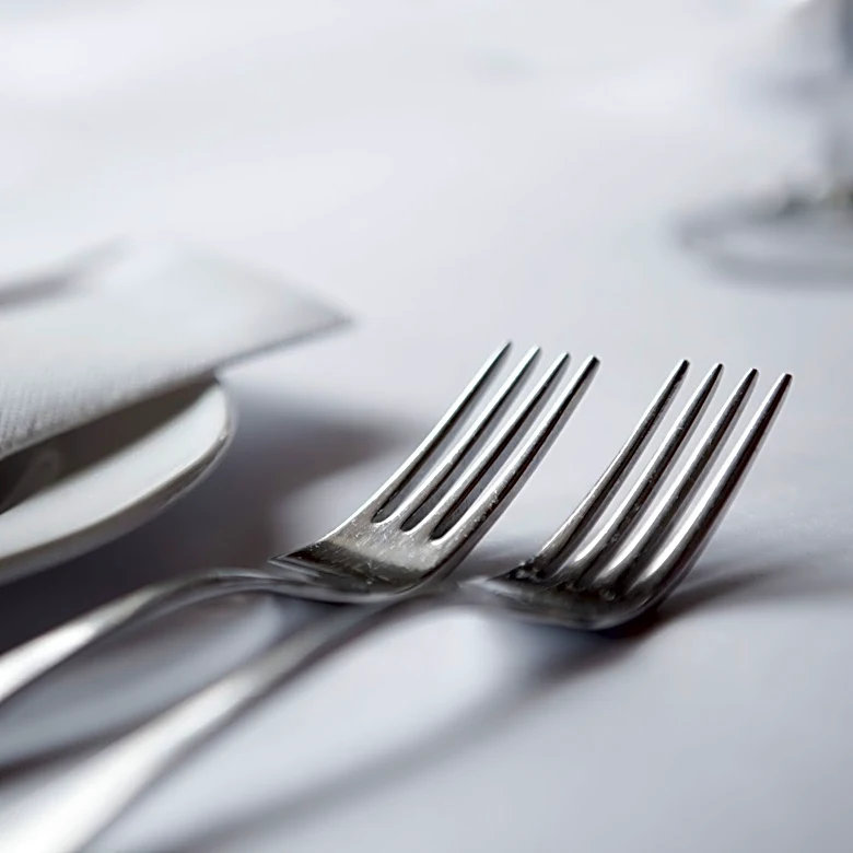 Carnival responds to viral video of guest scratching foot with fork