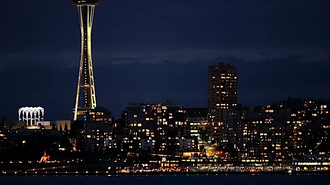 Seattle police search for men who parachuted from Space Needle