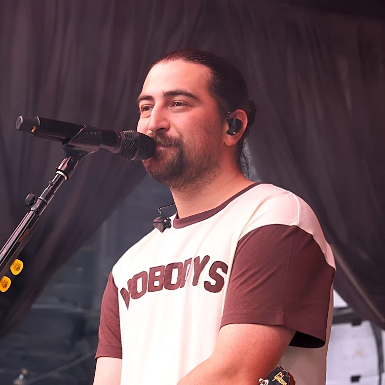 Noah Kahan criticizes Trump's White House for using music in new post