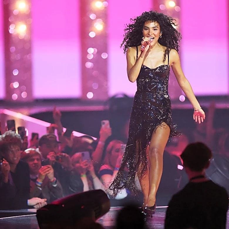 Olivia Dean has 10 US shows remaining after Lollapalooza, shop tickets now