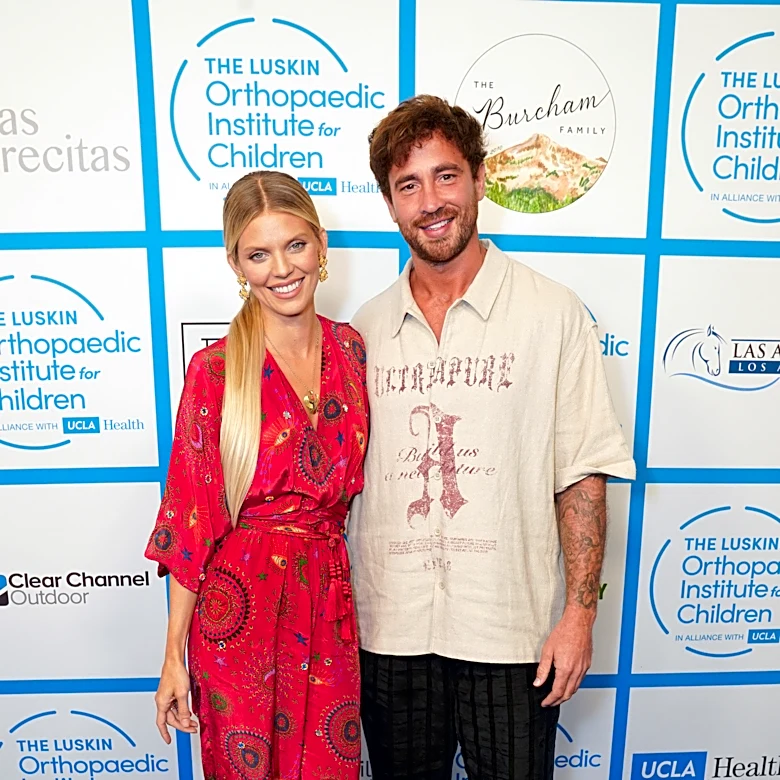 '90210' star AnnaLynne McCord sparks backlash with wedding fundraiser