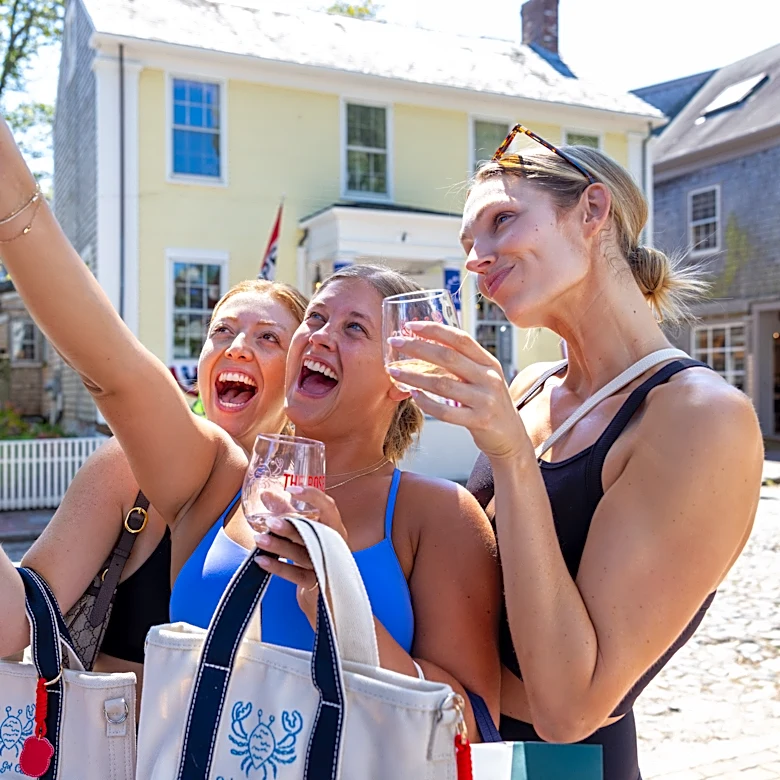 Nantucket shop's 'No Influencers' sign goes viral, prompts backlash