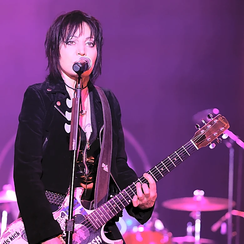 Joan Jett cancels concerts after undergoing surgery