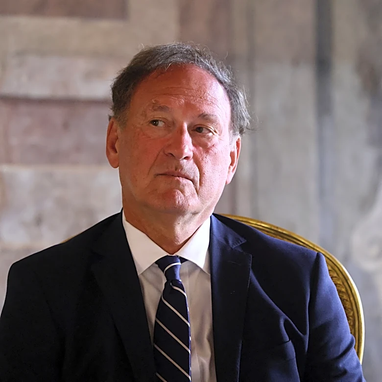 Justice Alito says he's staying on Supreme Court for another term